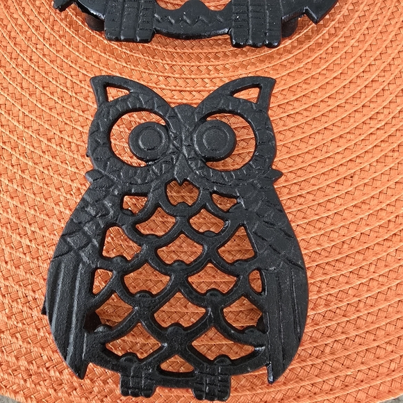 Vintage Owl Design Cast Iron Trivet ~[Set of 5] Trivet & Coasters - Picture 4 of 10